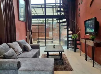 Poolvilla mit 3 Schlafzimmern und Loft zur Miete in Chalong