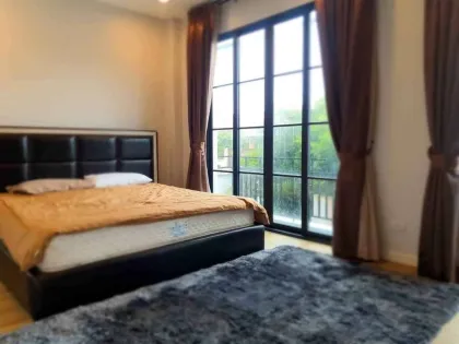 Poolvilla mit 3 Schlafzimmern und Loft zur Miete in Chalong