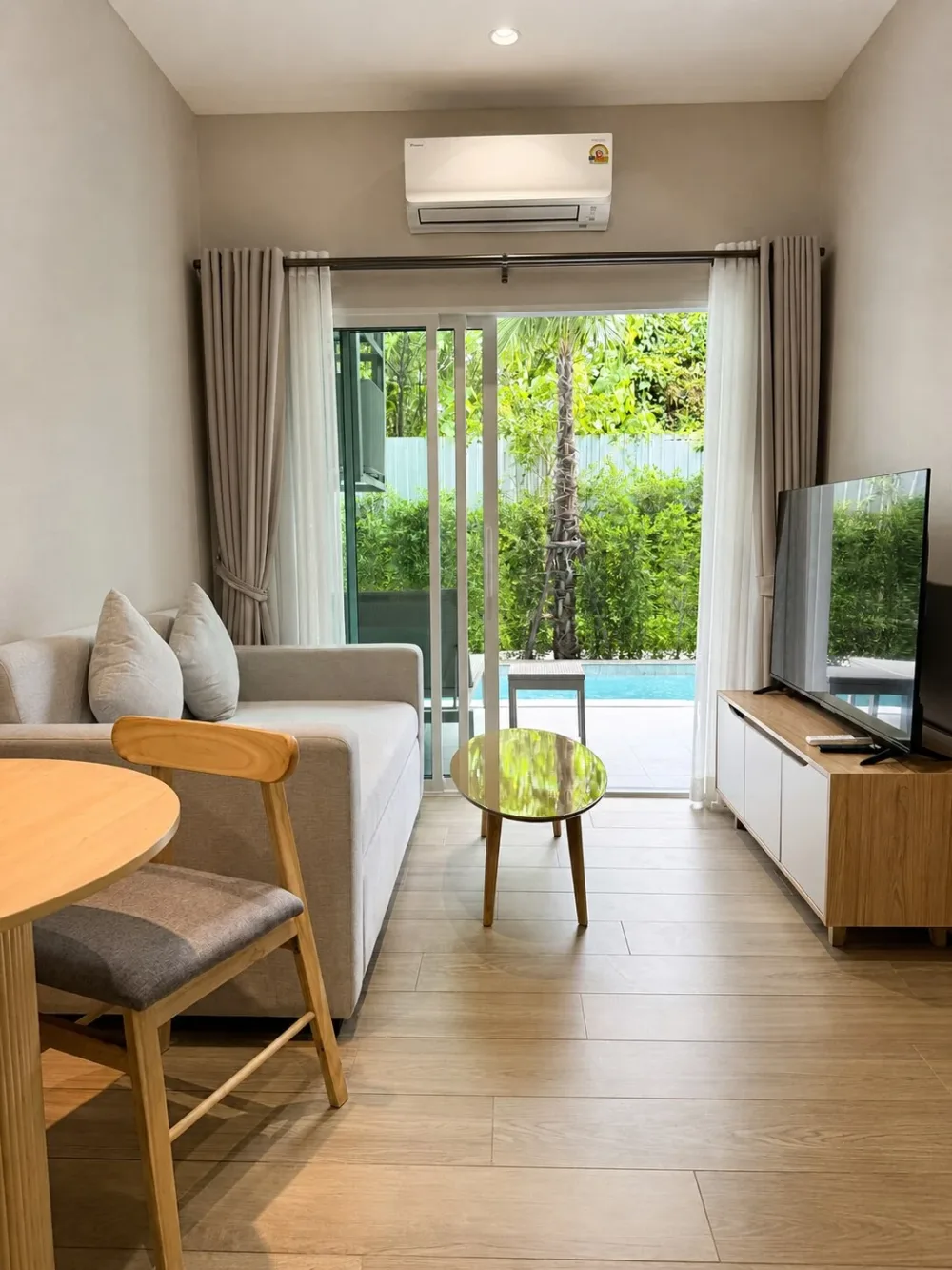 อพาร์ตเมนต์ 1 ห้องนอน พร้อมทางเข้าห้องน้ำตรง The Title Serenity