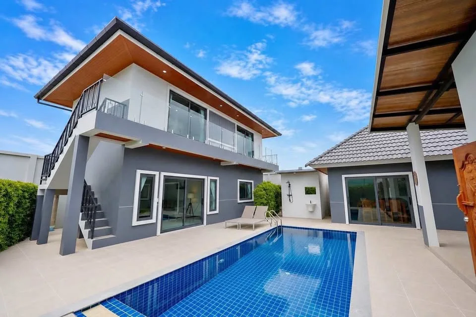 Haustierfreundliche private Poolvilla zur Miete in der Nähe von Robinson Lifestyle Thalang