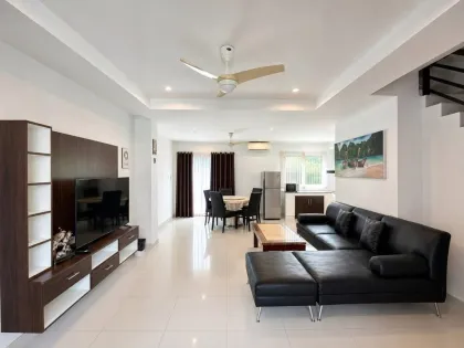 Maison 3 chambres avec piscine partagée à louer à Kata, Phuket