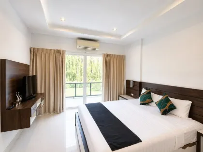 Maison 3 chambres avec piscine partagée à louer à Kata, Phuket