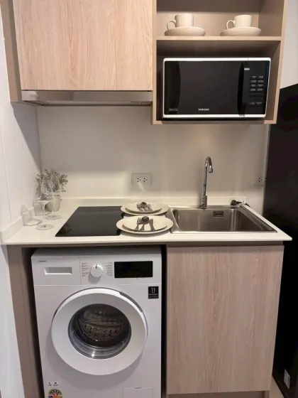 1 Bedroom Corner Apartment with City View for Rent