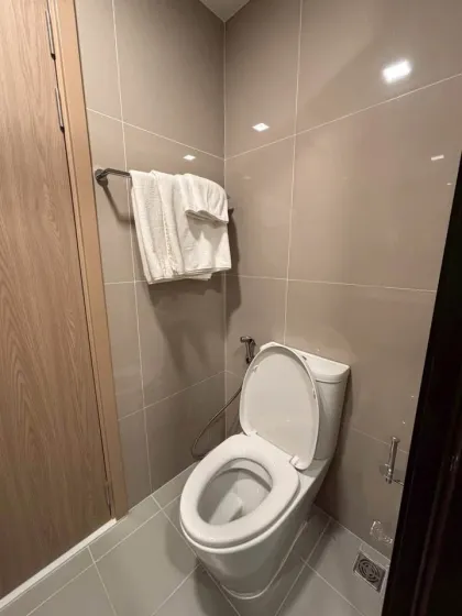 1 Bedroom Corner Apartment with City View for Rent