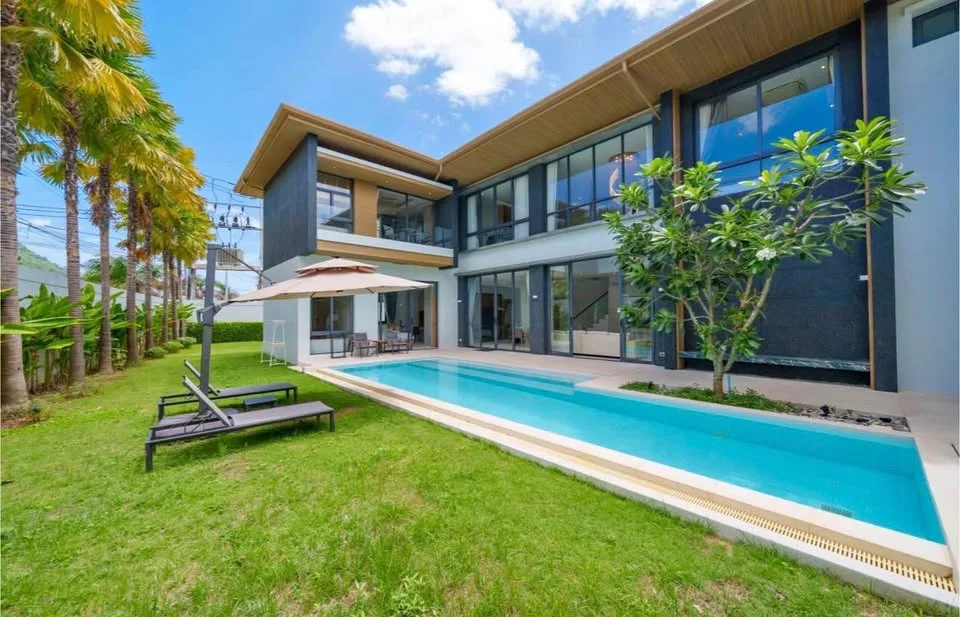 Moderne Luxusvilla Mouana Grande mit 5 Schlafzimmern und Pool zur Miete