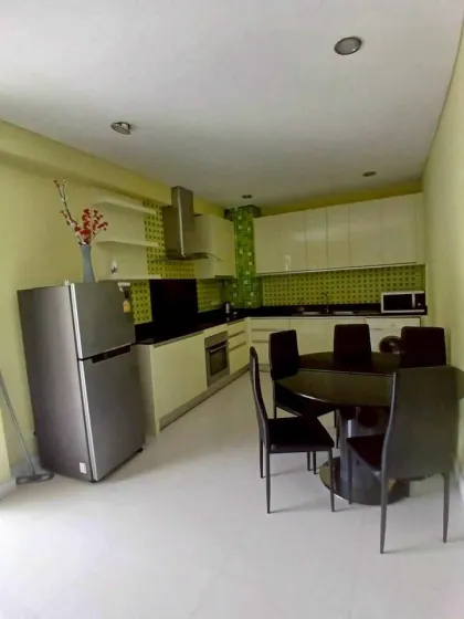 Amplio apartamento de 2 dormitorios con balcón grande en The Rich Condo Kathu