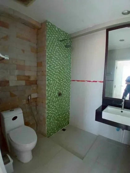 Amplio apartamento de 2 dormitorios con balcón grande en The Rich Condo Kathu