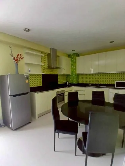 Amplio apartamento de 2 dormitorios con balcón grande en The Rich Condo Kathu