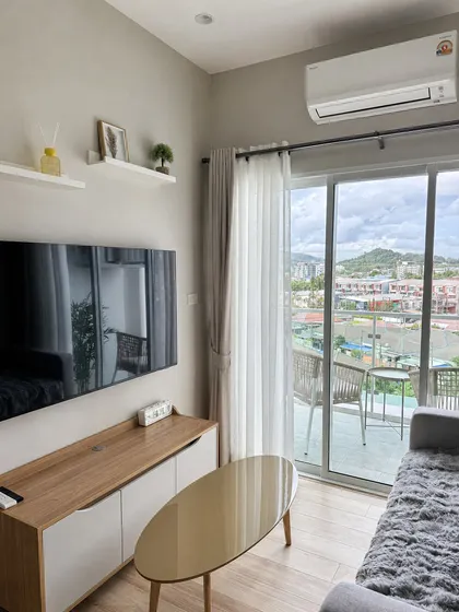 Apartamento moderno de 1 dormitorio en el 7º piso con vistas a la ciudad y montañas