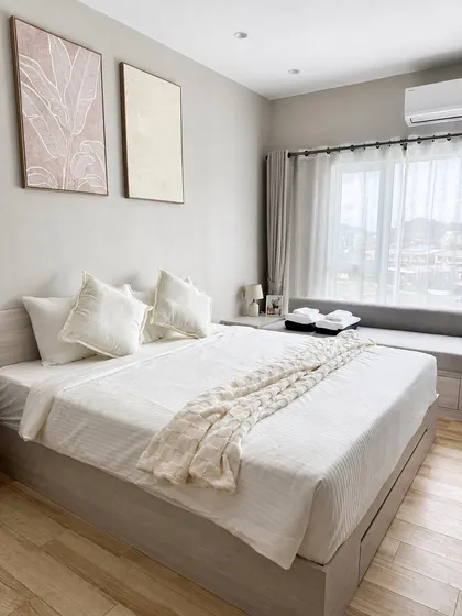 Apartamento moderno de 1 dormitorio en el 7º piso con vistas a la ciudad y montañas