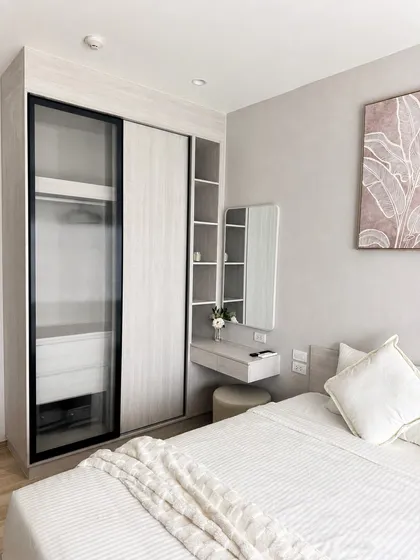 Apartamento moderno de 1 dormitorio en el 7º piso con vistas a la ciudad y montañas