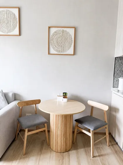 Apartamento moderno de 1 dormitorio en el 7º piso con vistas a la ciudad y montañas