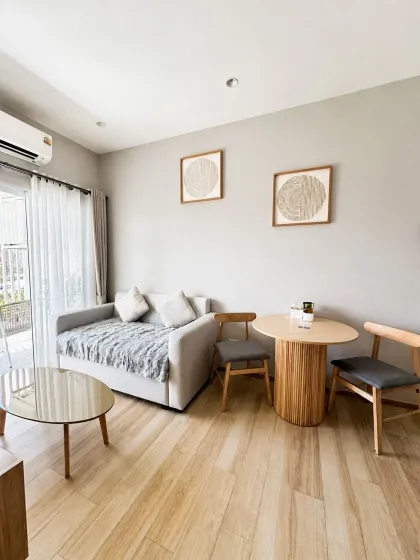 时尚1卧室公寓，7楼城市与山景