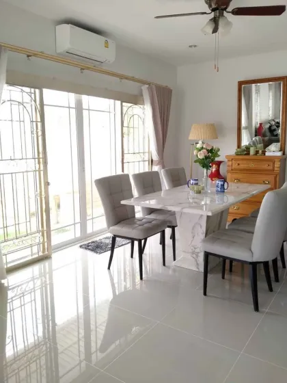 บ้านมุม 3 ห้องนอน เพิ่งปรับปรุงใหม่ วิวภูเขาในฉลอง