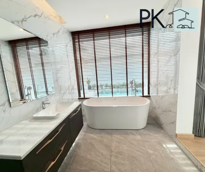 Luxury 3-Bedroom Pool Villa Near Blue Tree Phuket