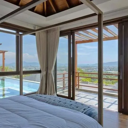 Villa de lujo de 3 dormitorios con vista panorámica al mar en Chalong