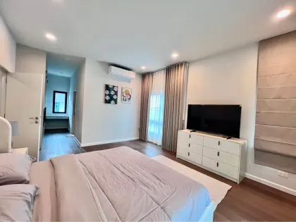 4 Schlafzimmer 5 Bäder - Neubauvilla zur Miete in Setthasiri Koh-Kaew