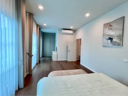 4 Schlafzimmer 5 Bäder - Neubauvilla zur Miete in Setthasiri Koh-Kaew