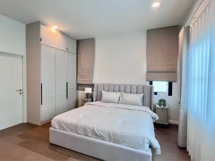 4 Schlafzimmer 5 Bäder - Neubauvilla zur Miete in Setthasiri Koh-Kaew