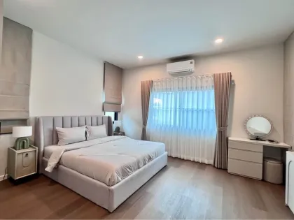 4 Schlafzimmer 5 Bäder - Neubauvilla zur Miete in Setthasiri Koh-Kaew