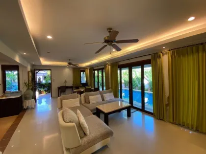 Pool-Villa zur Miete in Kathu mit 2 Schlafzimmern