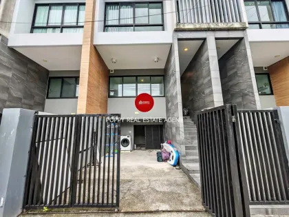 Apartamento de 4 dormitorios y 5 baños en alquiler en Kathu