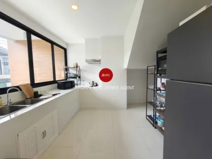 Apartamento de 4 dormitorios y 5 baños en alquiler en Kathu