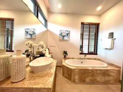 Villa super luxueuse 4 chambres 4 salles de bain à Bang Tao à louer