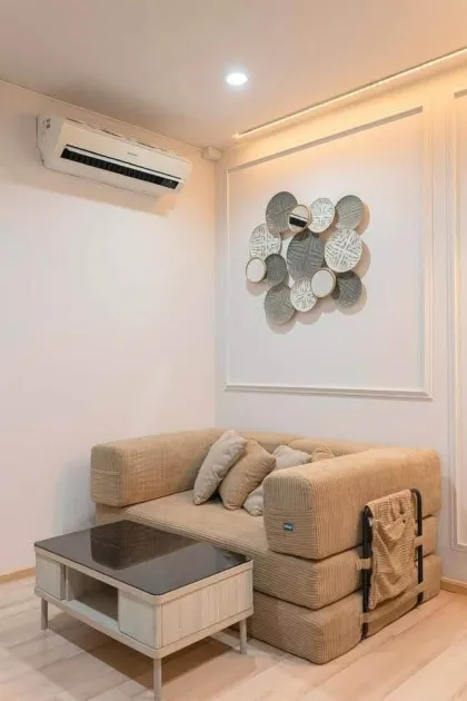 Renoviertes 1-Schlafzimmer-Apartment mit Pool- und Gartenblick