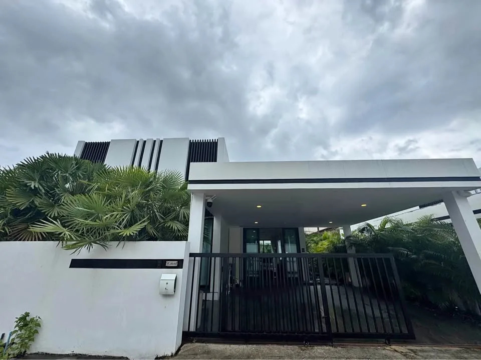 Modern Family Villa with 2 Beds and 2 Baths in Chalong