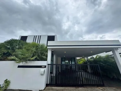 Modern Family Villa with 2 Beds and 2 Baths in Chalong