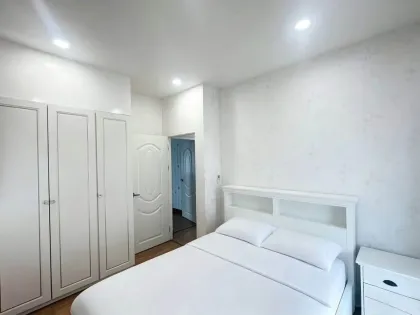 บ้านสไตล์โมเดิร์น 4 ห้องนอน พร้อมวิวสระว่ายน้ำ ให้เช่าในเกาะแก้ว
