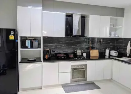Villa de 5 habitaciones y 5 baños con piscina y jardín en Rawai