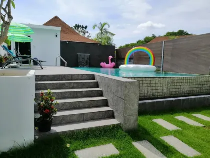 Private 1-Zimmer-Villa mit Jacuzzi zur Langzeitmiete in Nai Harn