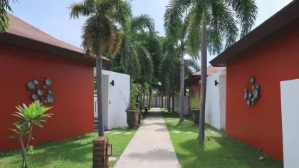 Private 1-Zimmer-Villa mit Jacuzzi zur Langzeitmiete in Nai Harn