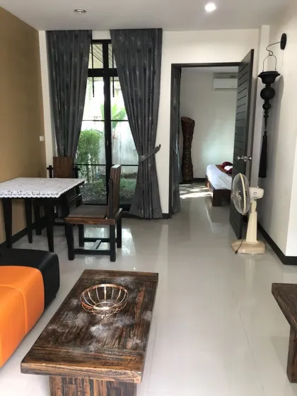 Private 1-Zimmer-Villa mit Jacuzzi zur Langzeitmiete in Nai Harn