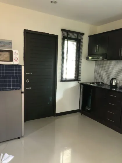 Private 1-Zimmer-Villa mit Jacuzzi zur Langzeitmiete in Nai Harn