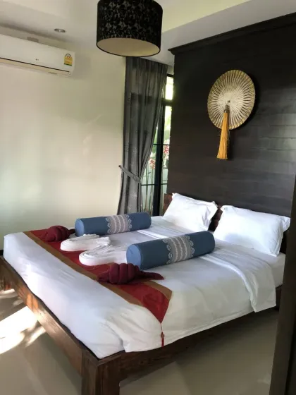 Private 1-Zimmer-Villa mit Jacuzzi zur Langzeitmiete in Nai Harn