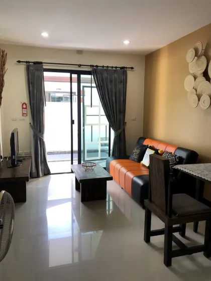 Private 1-Zimmer-Villa mit Jacuzzi zur Langzeitmiete in Nai Harn