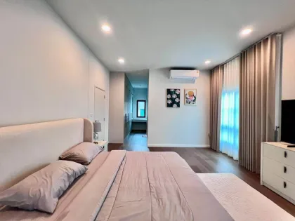 4 Schlafzimmer 5 Badezimmer Villa zur Miete in Setthasiri Koh-Kaew