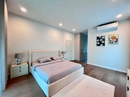 4 Schlafzimmer 5 Badezimmer Villa zur Miete in Setthasiri Koh-Kaew