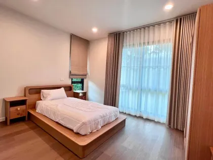 4 Schlafzimmer 5 Badezimmer Villa zur Miete in Setthasiri Koh-Kaew