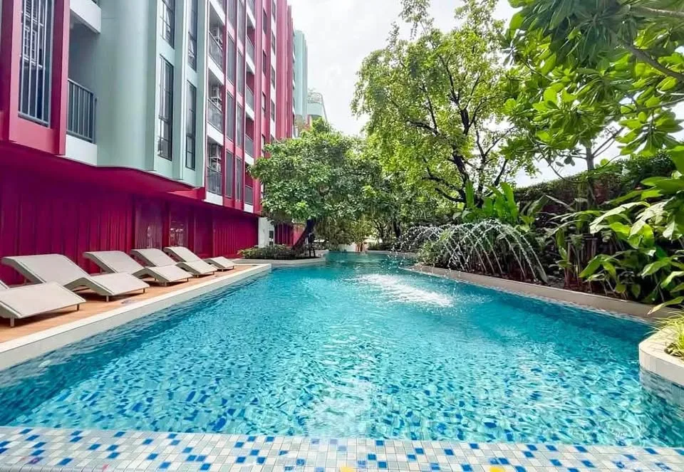 Apartamento moderno de 1 dormitorio en alquiler en The Base Bukit, centro de Phuket