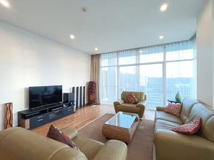 Geräumige 2-Zimmer-Wohnung mit 2 Bädern zur Miete in Karon