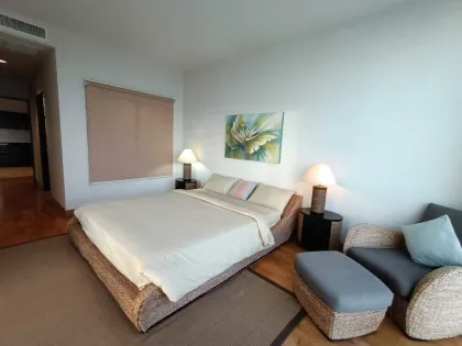 Geräumige 2-Zimmer-Wohnung mit 2 Bädern zur Miete in Karon