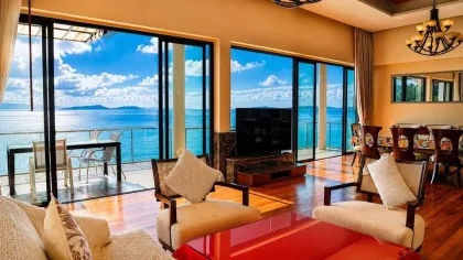 Villa de luxe en bord de mer avec accès privé à la plage