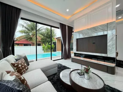 Villa Moderna con Piscina en Alquiler en Chaofah Garden Home, Koh Kaew