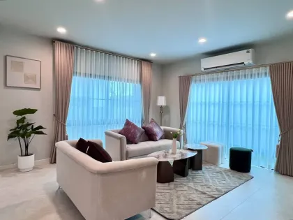 Villa Esquinera Nueva en Setthasiri Koh Kaew en Alquiler