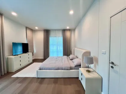 Villa Esquinera Nueva en Setthasiri Koh Kaew en Alquiler