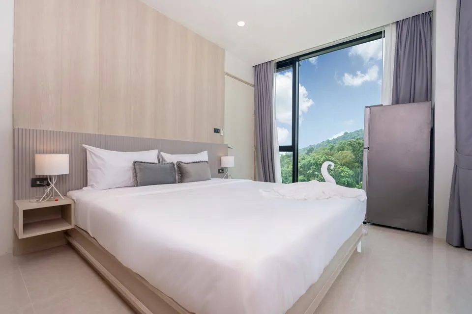 Amplio Dúplex de 2 Habitaciones Cerca de Paradise Beach, Patong